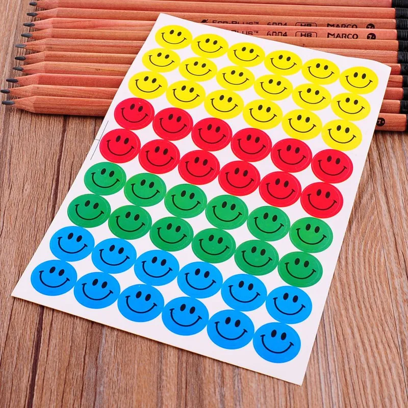 MOONBIFFY Uus Armas 10-Lehed (540pcs) Värvilise Ringi Naeratus Nägu, Kleebised Decal Lapsed Lapsed Õpetaja Kiitust Väärivad Asukoht